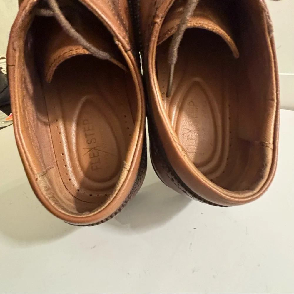 JH Bass & Co Brown Leather Wingtip Oxford Slip Resistant Preppy Shoes Size 7.5